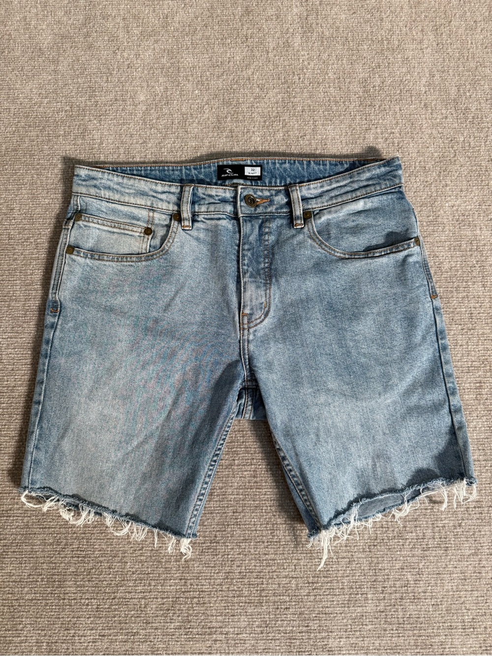 Rip Curl Women’s Light Wash Cutoff Denim Jean Shorts Slim Fit Raw Hem - Size 32